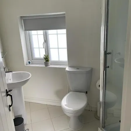 2 Bed House In 펜션