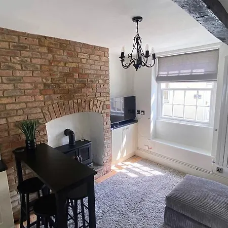 2 Bed House In