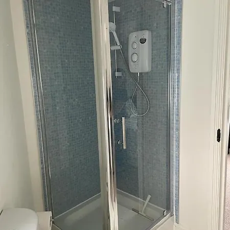 2 Bed House In *