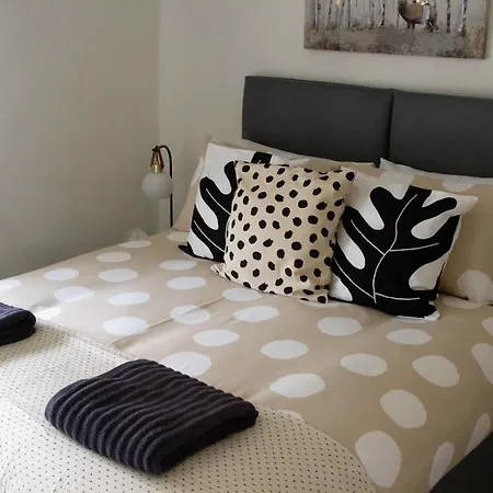 2 Bed House In *