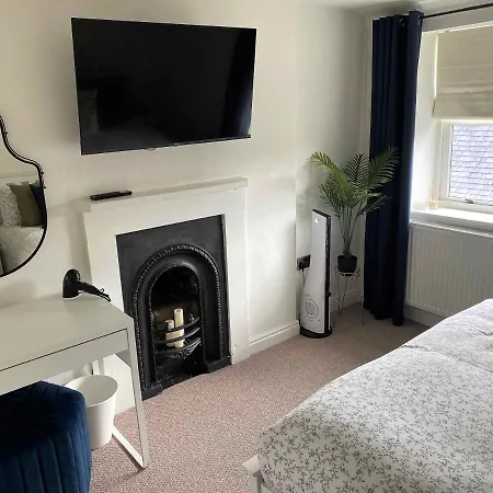 Hébergement de vacances 2 Bed House In *