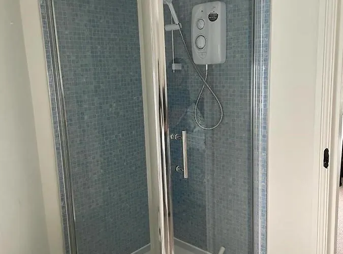 2 Bed House In *