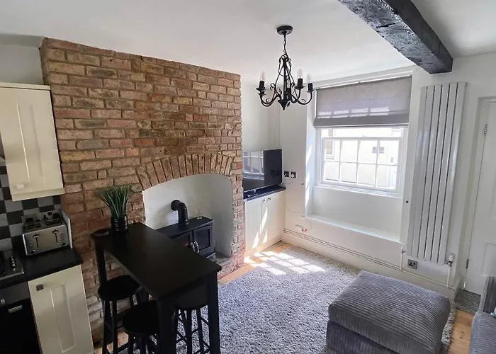 2 Bed House In